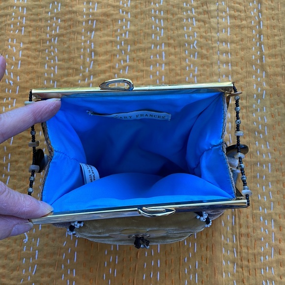 NWOT Mary Frances handbag, gold and brown/beige. Embellished with shell and bead - Picture 6 of 7